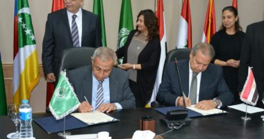 "الأكاديمية العربية" توقع بروتوكول تعاون مع الشركة القابضة للنقل البحرى