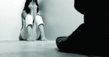 من الانطواء حتى الانتحار.. ماذا يحدث للفتاة حال تعرضت لاعتداء جنسى من أبيها