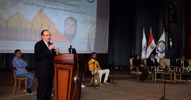 محافظ بنى سويف يطالب الشباب بالمشاركة الإيجابية فى الانتخابات الرئاسية