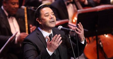 مدحت صالح يواصل إبداعه على مسرح الأوبرا بمهرجان الموسيقى العربية