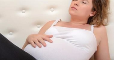أسباب الصداع عند الحمل وطرق التعامل معها