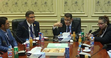 رئيس اللجنة الخارجية بالبرلمان لشباب المصريين بالخارج: كونوا سفراء بلدكم (صور)