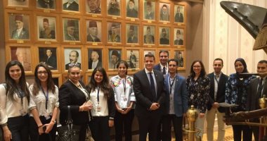 "الهجرة" تنظم زيارة لأبناء المصريين بالخارج المشاركين بمنتدى شباب العالم للبرلمان