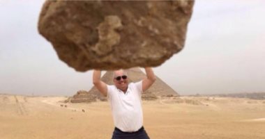مارتن يول مدرب الأهلى السابق يستعيد ذكرياته فى مصر بعدة صور أمام الأهرامات