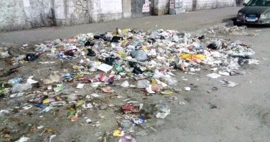 صور.. شكوى من انتشار القمامة فى شارع سنان بالزيتون