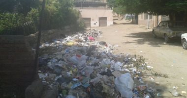 انتشار القمامة بكثافة فى شوارع نزلة السمان بالهرم ومطالب بتوفير صناديق