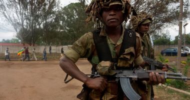 جيش زيمبابوى يمنع المتظاهرين من الوصول لمقر إقامة موجابى