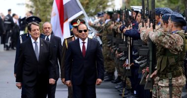 فيديو وصور.. مراسم استقبال رسمية للرئيس السيسي فور وصوله القصر الرئاسى فى قبرص