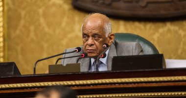 رئيس البرلمان :كيف يجلس قاض على المنصة ويرأس جمعية عمومية لناد