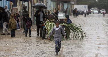  صور.. إغلاق الشوارع وغرق المنازل فى مياه الأمطار بغزة