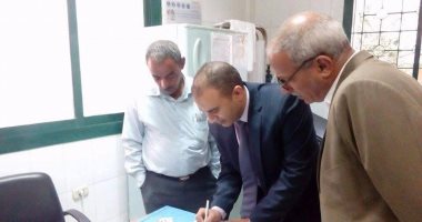 رئيس مدينة أبوقرقاص بالمنيا يتفقد سير العمل بالوحدات الصحية بالقرى