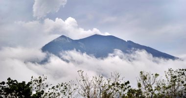 ثوران بركان فى جزيرة بالى الإندونيسية للمرة الثانية خلال أسبوع