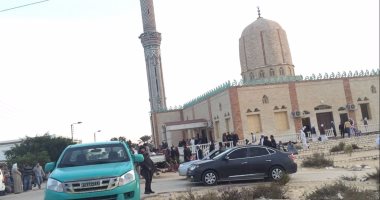 أهالى شهداء مسجد الروضة بالعريش يبدأون دفنهم
