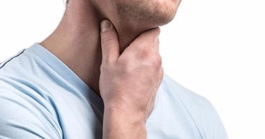 أعراض الإصابة بالتهاب اللوزتين عديدة أبرزها رائحة الفم الكريهة
