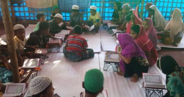 أطفال الروهينجا يقرأون القرآن فى حلقات التحفيظ وسط معسكرات بنجلاديش (صور)