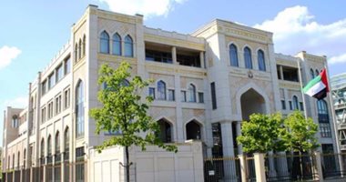 سفارة الإمارات تعلن تنكيس العلم لمدة ثلاثة أيام تضامنًا مع الشعب المصرى 