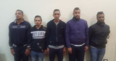 القبض على 5 أشخاص لسرقتهم المواطنين تحت تهديد السلاح فى حلوان