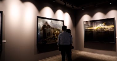 إريك يوهانسون يجسد بالصورة أحلام السرياليين خلال مشاركته فى "اكسبوجر 2017"