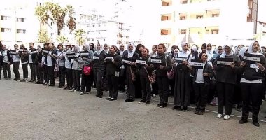 "كلنا سيناء".. وقفة لطالبات بورسعيد تنديداً بالإرهاب.. صور 