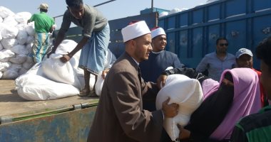 صور.. الأزهر يوزع 100 طن أغذية جديدة على مسلمى الروهينجا