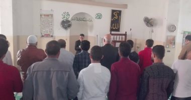 طلاب جامعة بنها يؤدون صلاة الغائب على أرواح شهداء مسجد الروضة بالعريش