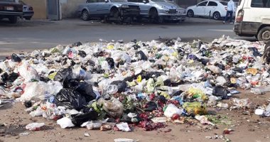 شكوى من تراكم القمامة بشارع عباس مصطفى فى الزيتون