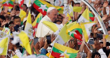 صور.. عشرات الآلاف فى ميانمار يستقبلون بابا الفاتيكان قبل كلمته بمدينة يانجون