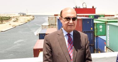 مهاب مميش: عبور 104 سفن قناة السويس بحمولة 7.2 مليون طن خلال يومين