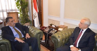وزير قطاع الأعمال يستقبل سفير بيلاروسيا بالقاهرة لبحث التعاون المشترك