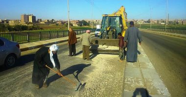 محافظ سوهاج :حملة لإزالة الأتربة ومخلفات البناء من الكوبرى العلوى