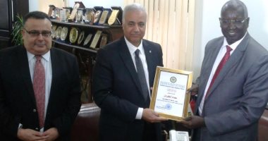 رئيس جامعة الإسكندرية يلتقى سفير جنوب السودان لتذليل مشكلات الطلاب الوافدين