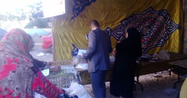 صور.. مؤسسة بكرة لينا تنظم مبادرة لبيع السلع الغذائية بأسعار مخفضة فى بنها