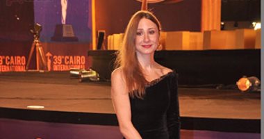 دياموند الفائزة بجائزة أفضل ممثلة بمهرجان القاهرة: "فرحانة كتير بالجائزة"