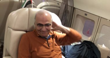 أول صورة لأحمد شفيق فى الطائرة بعد مغادرته الإمارات