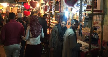 صور.. الآلاف يحتفلون بالليلة الختامية لمولد الشيخ عمران بأسيوط 