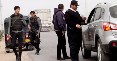 "المرور" يضبط 2740 مخالفة كلبش ويسحب 321 رخصة سيارة بمحاور القاهرة