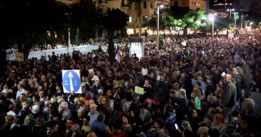 صور.. آلاف الإسرائيليين يتظاهرون ضد نتنياهو وفساده الحكومى فى تل أبيب