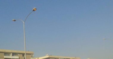 صور.. قارئ يرصد أعمدة كهرباء مضاءة نهارا بمدينة الفردوس فى 6 أكتوبر
