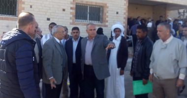 محافظ شمال سيناء يوجه بإقامة مكان انتظار لأهالى الشهداء أمام وحدة الروضة 