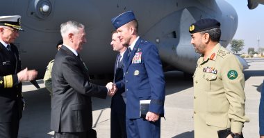 صور.. وزير دفاع أمريكا يصل باكستان لإجراء مباحثات مع القيادة العسكرية