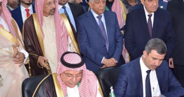 العراق والسعودية يوقعان 18 مذكرة تفاهم بقطاعات النفط والغاز والبتروكيماويات