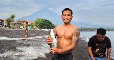 صور.. عودة الحياة تدريجيا لجزيرة بالى بإندونيسيا بعد ثوران بركان " أجونج"