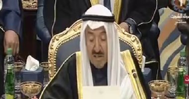 أمير الكويت يعلن بدء الجلسة المغلقة لقادة قمة مجلس التعاون الخليجى