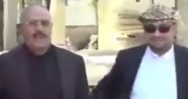تداول فيديو لأخر ظهور للرئيس اليمنى السابق أمام منزله قبل اغتياله