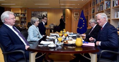 صور.. المفوضية الأوروبية تعلن التوصل إلى اتفاق حول بريكست مع بريطانيا