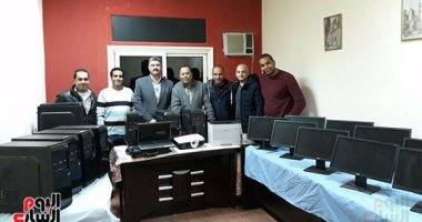 صور.. "أحمد" اتفق مع "مينا" وسرقوا 10 أجهزة كمبيوتر من مدرسة بالغردقة
