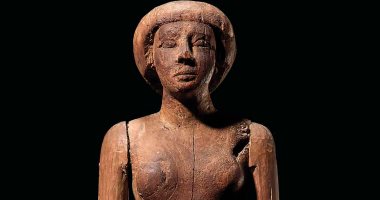 بيع تمثال خشبى لـ سيدة مصرية بـ236  ألف استرلينى فى مزاد كريستى