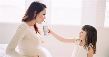 دراسة: تناول المشروبات السكرية أثناء الحمل يزيد خطر إصابة الطفل بالربو
