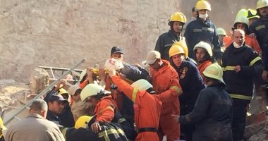 الحماية المدنية بالإسكندرية تنجح فى إنقاذ عامل بمطعم من تحت الأنقاض 