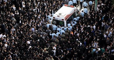 صور.. آلاف اليهود المتشددين يشاركون فى جنازة زعيم روحى بإسرائيل